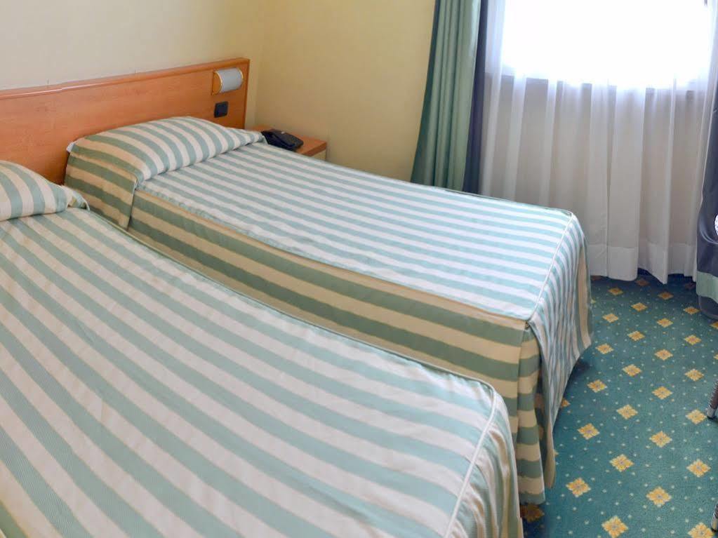 Hotel Embassy Pero Eksteriør bilde